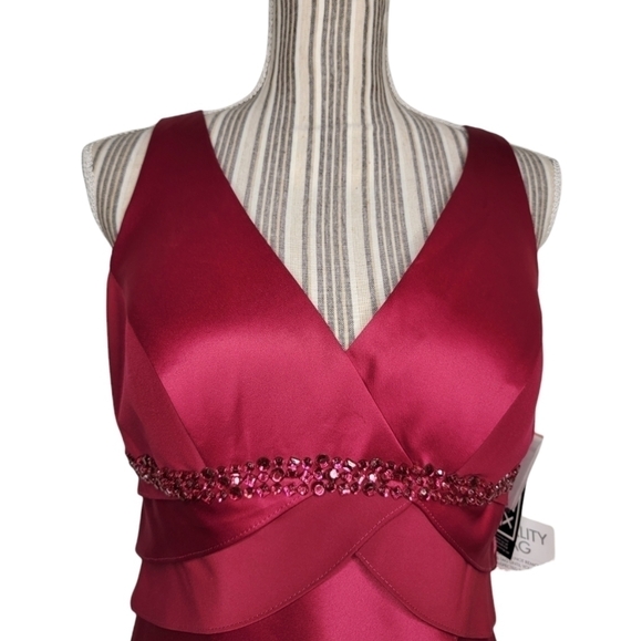 ALEX Evenings Sleeveless Dress - Picture 3 of 14